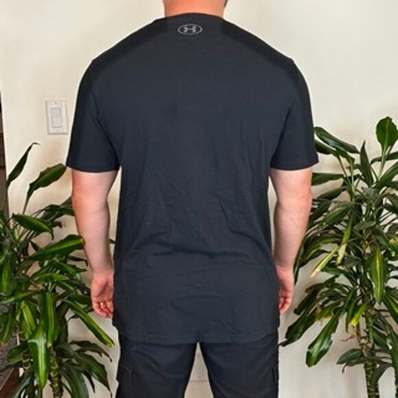 Under Armour Loose Fit Tee - Picture 3 of 4